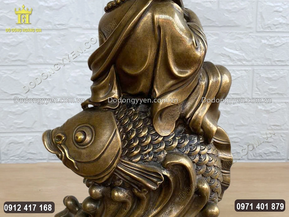 To&agrave;n bộ bề mặt được hun n&acirc;u giả cổ uy nghi&ecirc;m